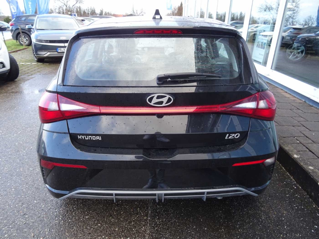 i20 1.0 T-GDI M T, Trend Bose Digitales Cockpit Apple CarPlay DAB Ambientebeleuchtung