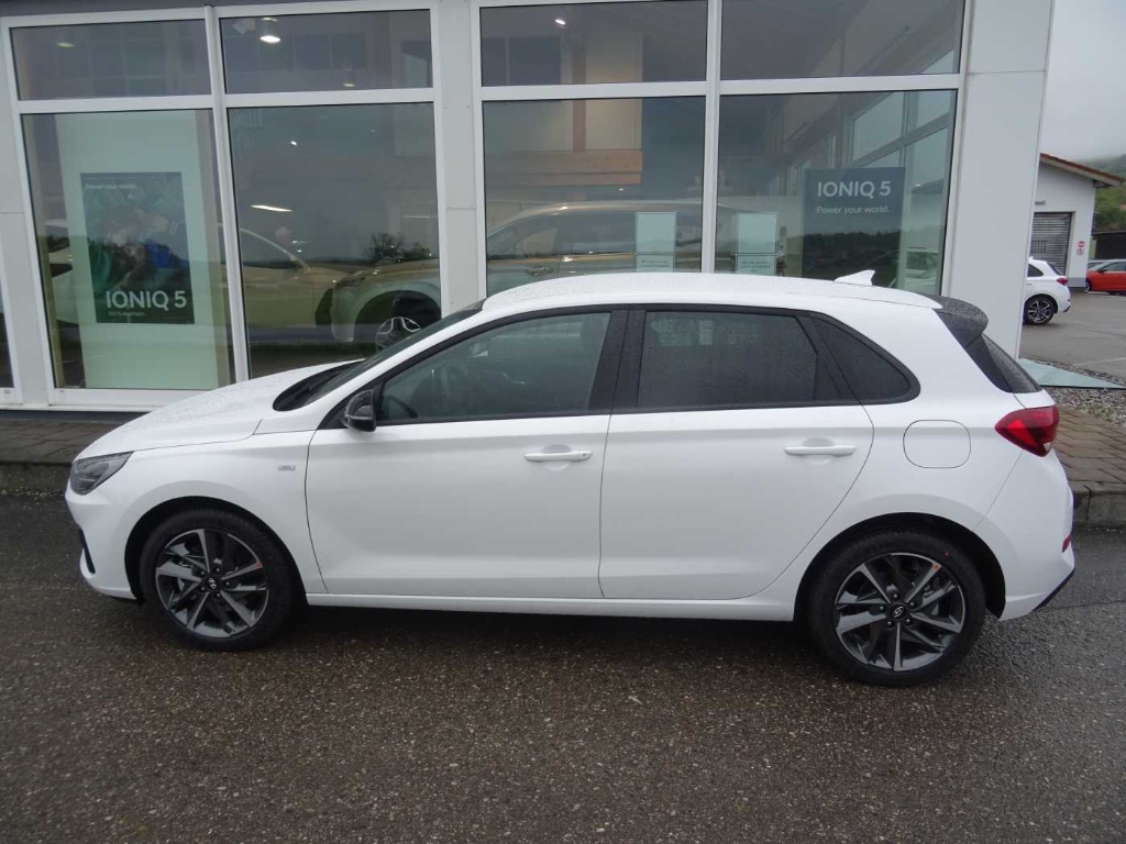 i30 1.5 T-GDI Mild-Hybrid M T, Advantage Navi LED Apple CarPlay Android Auto 2-Zonen-Klimaautom