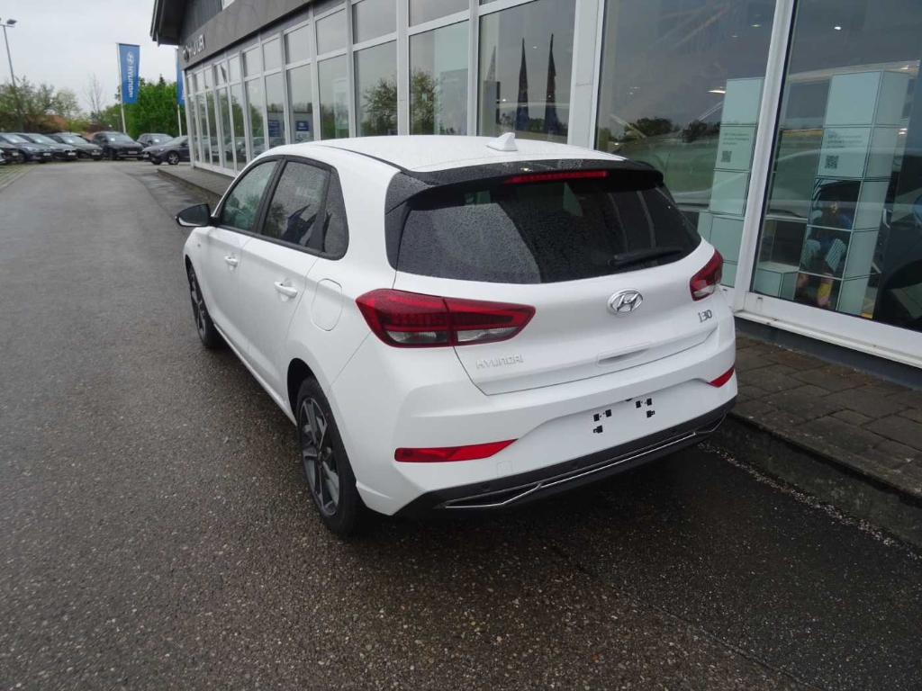 i30 1.5 T-GDI Mild-Hybrid M T, Advantage Navi LED Apple CarPlay Android Auto 2-Zonen-Klimaautom