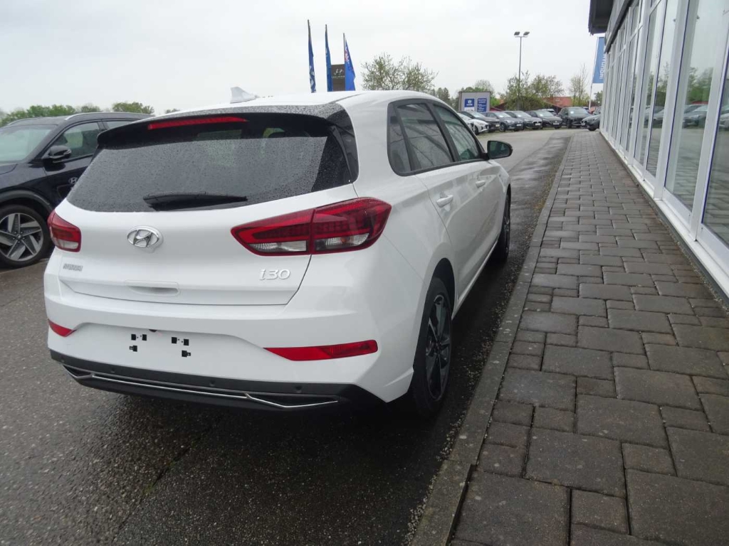 i30 1.5 T-GDI Mild-Hybrid M T, Advantage Navi LED Apple CarPlay Android Auto 2-Zonen-Klimaautom