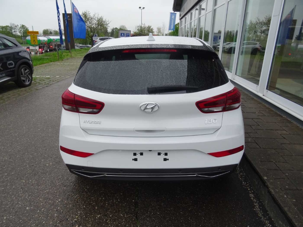 i30 1.5 T-GDI Mild-Hybrid M T, Advantage Navi LED Apple CarPlay Android Auto 2-Zonen-Klimaautom