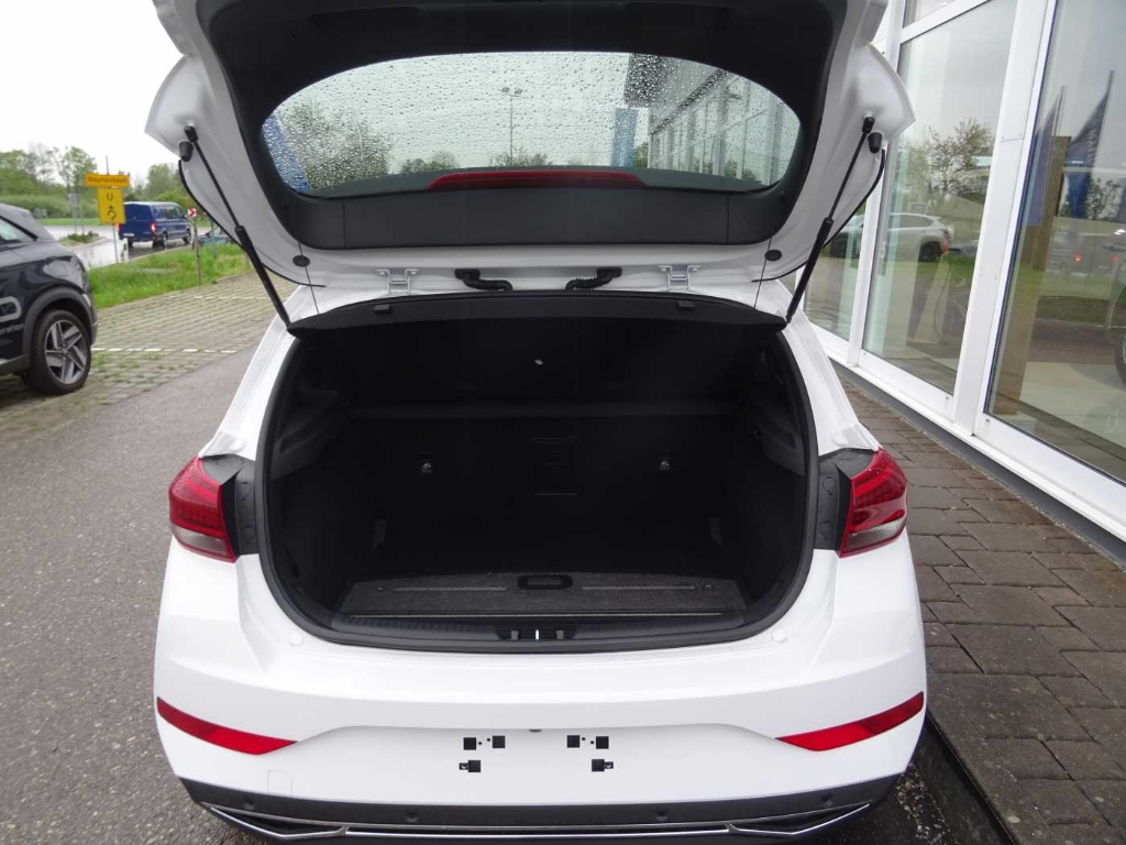 i30 1.5 T-GDI Mild-Hybrid M T, Advantage Navi LED Apple CarPlay Android Auto 2-Zonen-Klimaautom